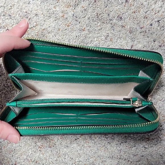 Kate Spade Vibrant Green Zip Wallet - Picture 3 of 4